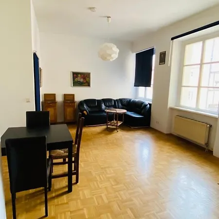 Im Zentrum, Innenhofseitig غراتس